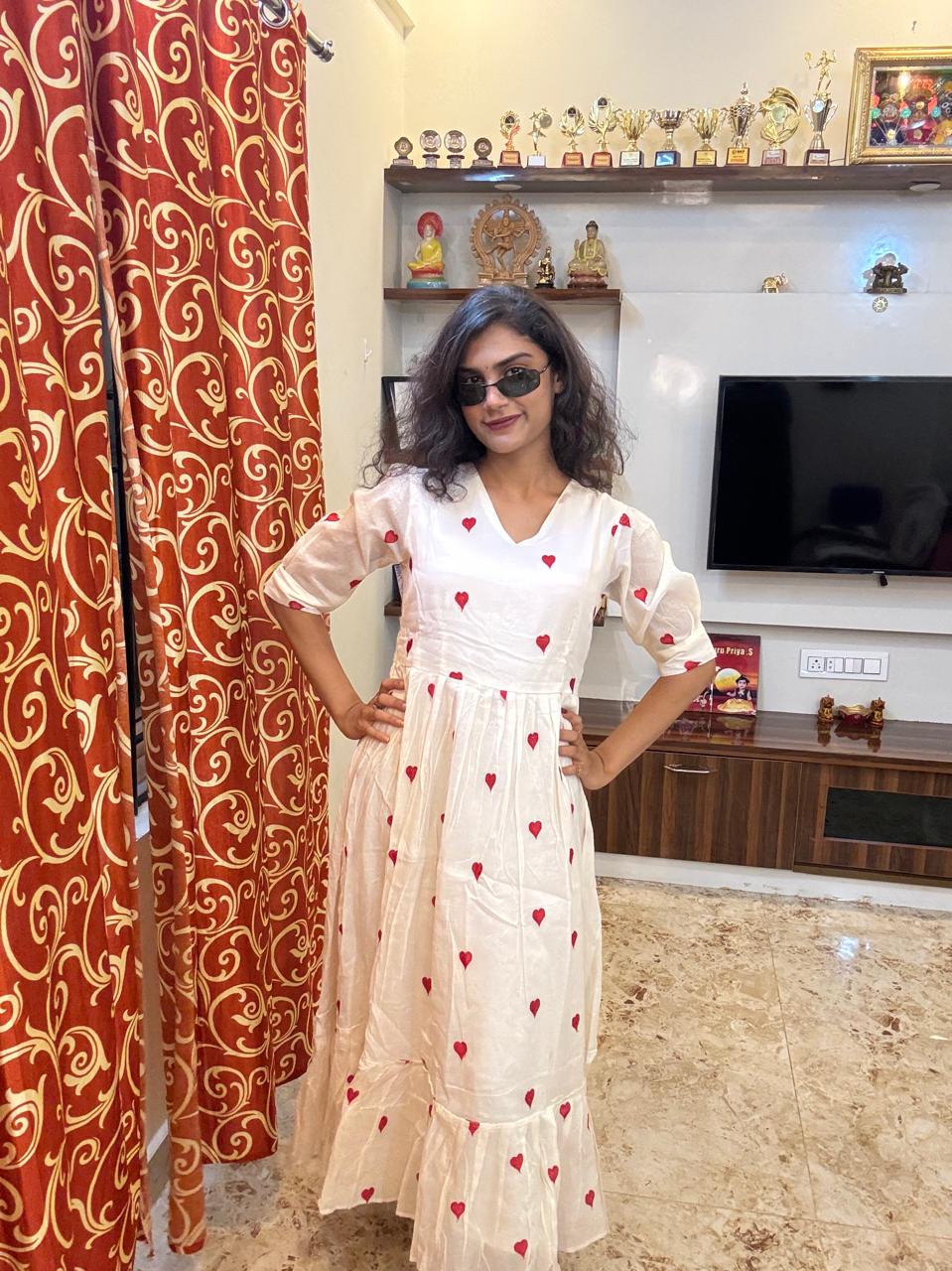 Off-White Heart-Embroidery Cotton Long Kurti Top