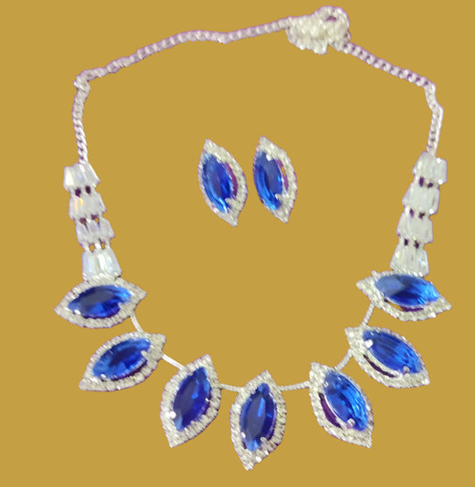 Eye-Shaped Blue and White AD Necklace Set