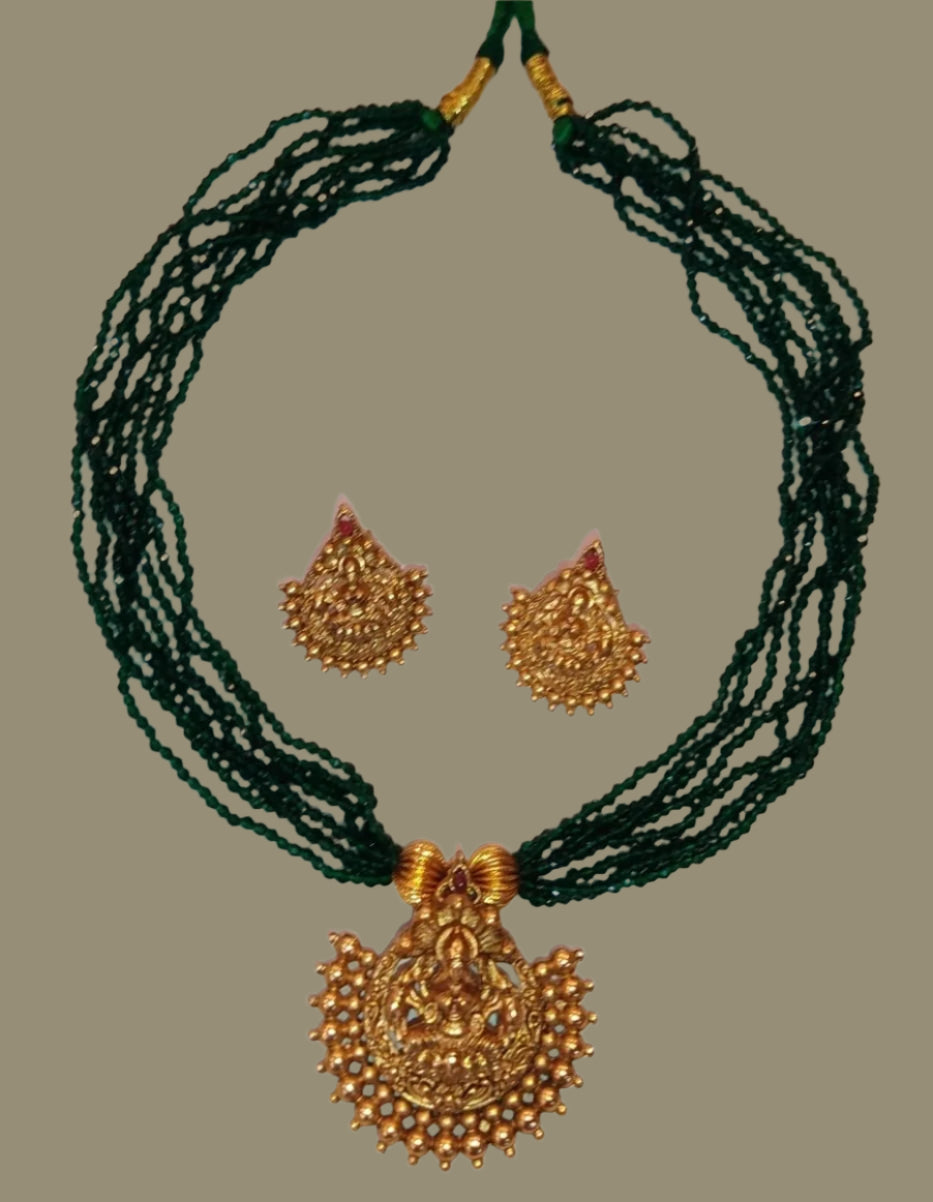 CRYSTAL NECKLACE WITH LAKSHMI PENDANT