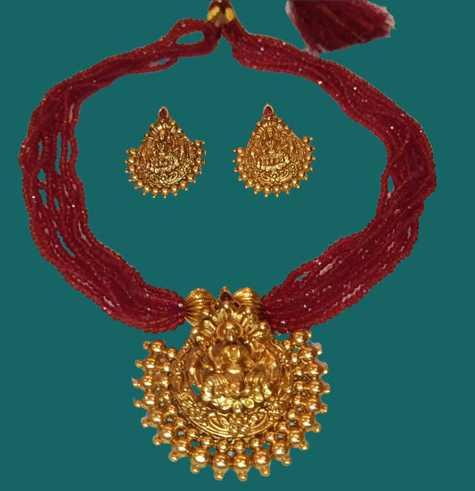 CRYSTAL NECKLACE WITH LAKSHMI PENDANT