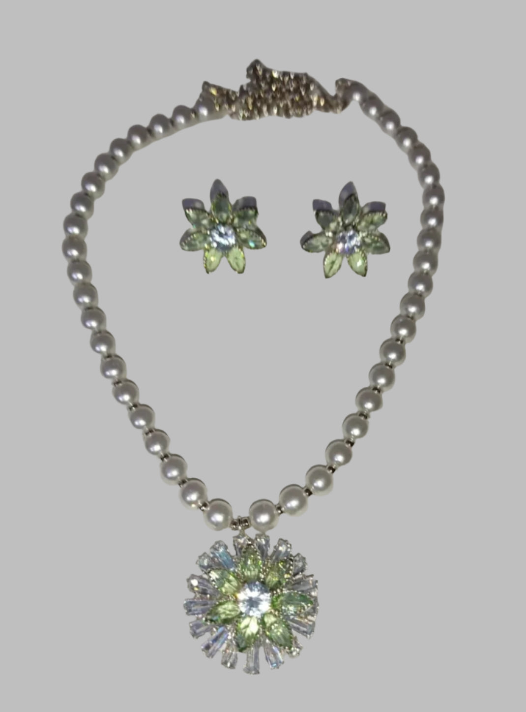 PEARL NECKLACE AND STUDS WITH AD